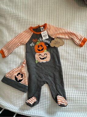 Baby Essentials Gray & Orange Pumpkin 'My 1st Halloween' Footie with Hat